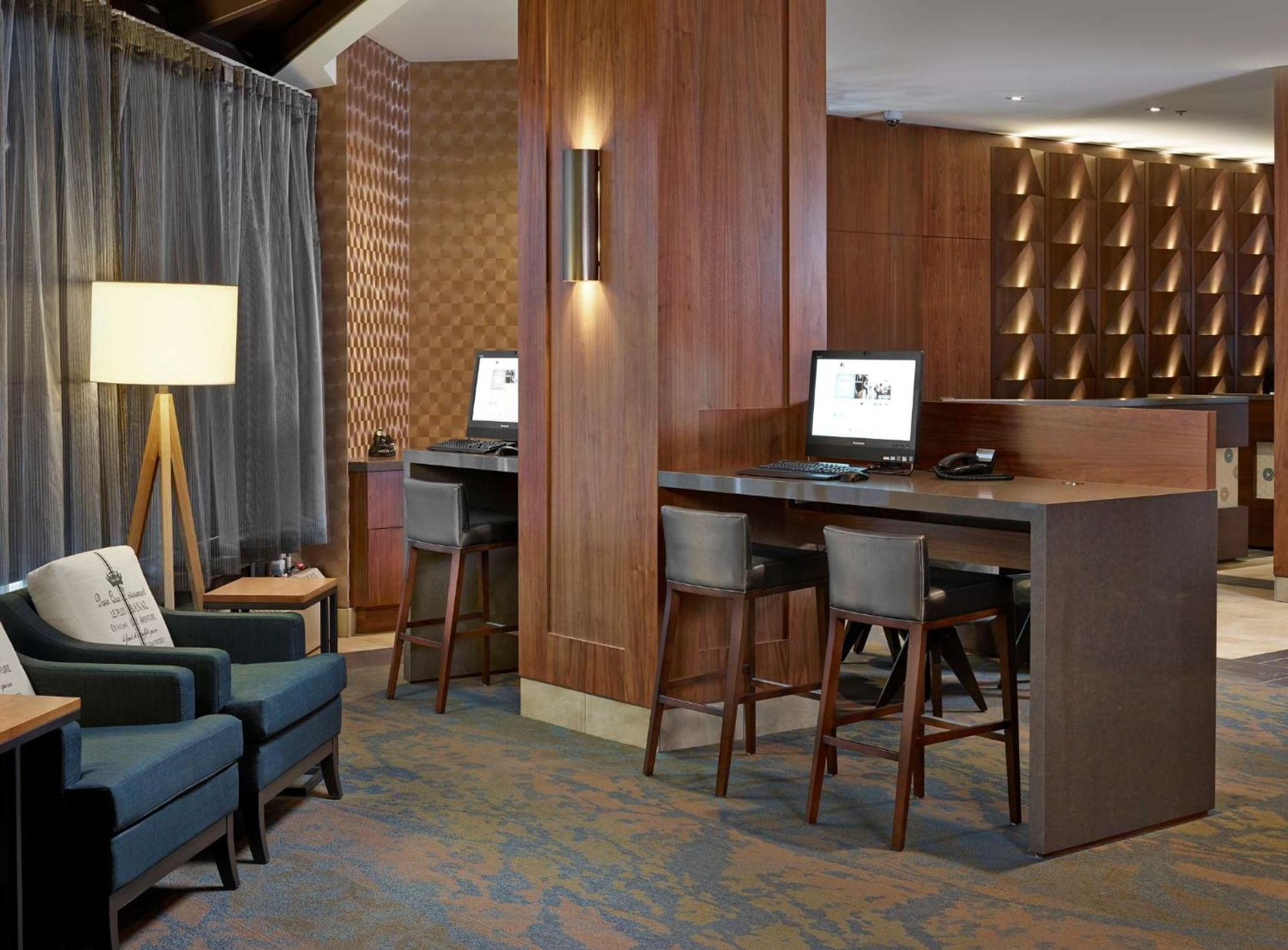 Doubletree By Hilton Hotel & Conference Centre Regina Dış mekan fotoğraf
